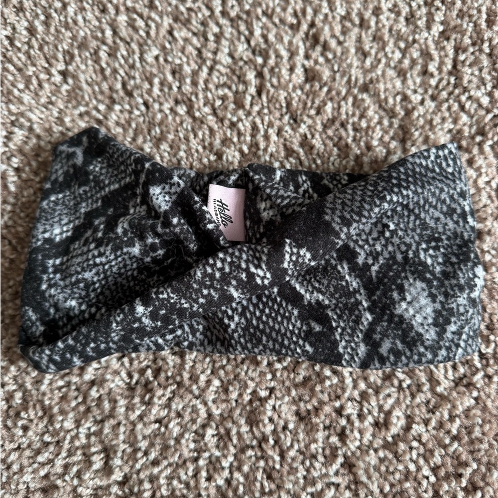 Elegant Black and Gray Headband